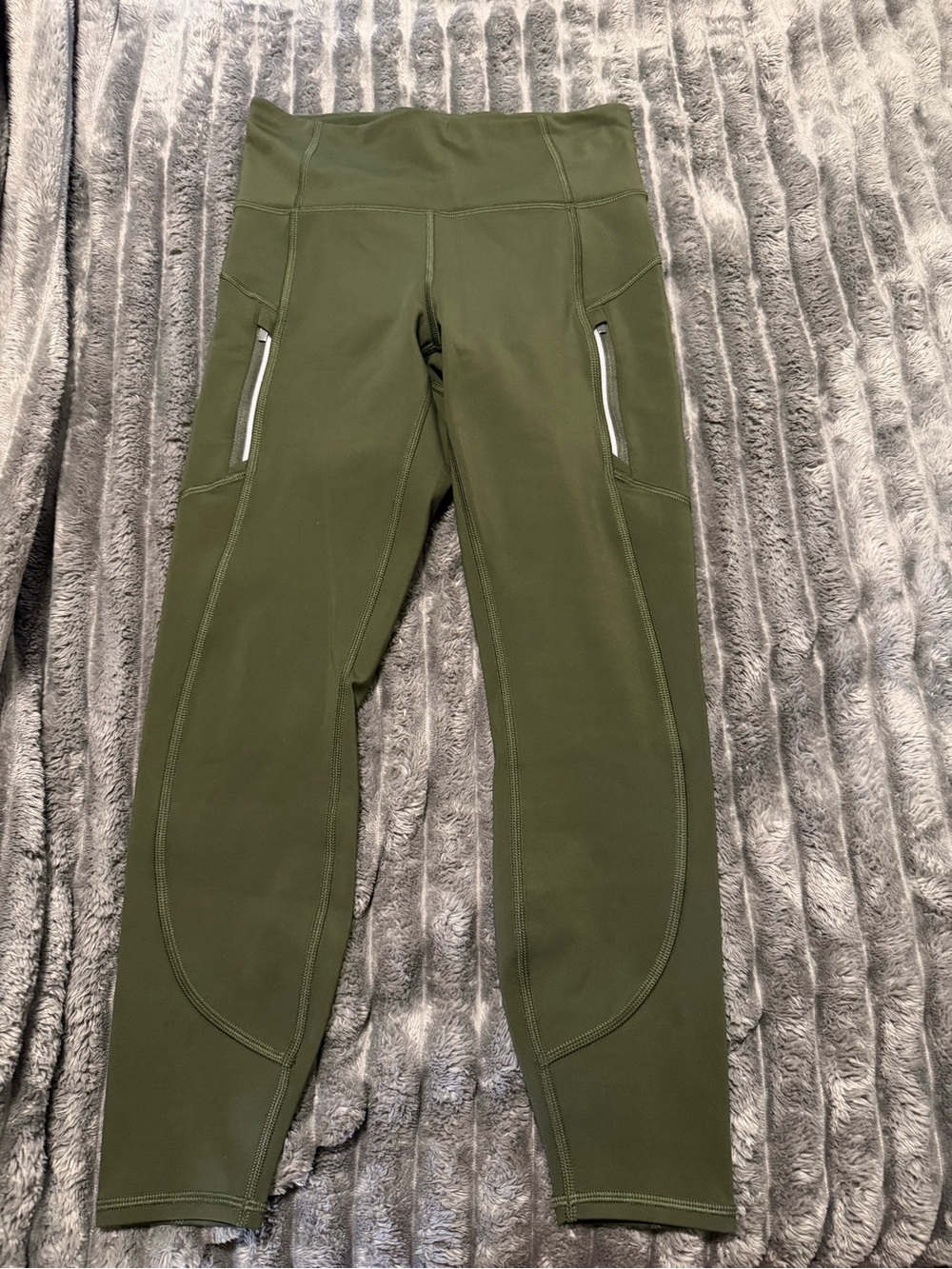 Athleta Rainier 7/8 Tight Leggings